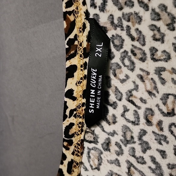 Shein curve 2xl leopard tank that ties in the front - Picture 2 of 3